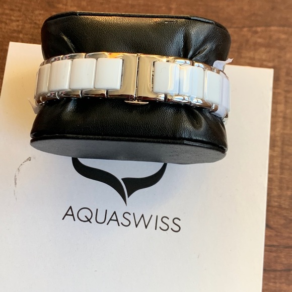 Aquaswiss water resistant 5ATM Swiss made watch - Picture 4 of 16